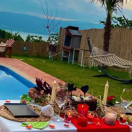 Greenworldbungalov2 *